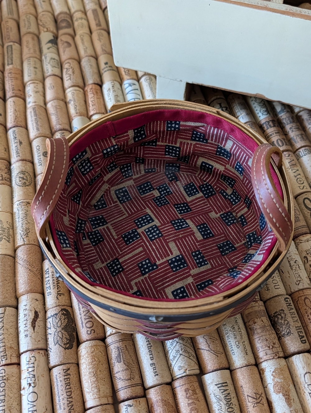 Longaberger 2003 All American Button Basket w/leather handles, metal star trim. - Picture 5 of 5